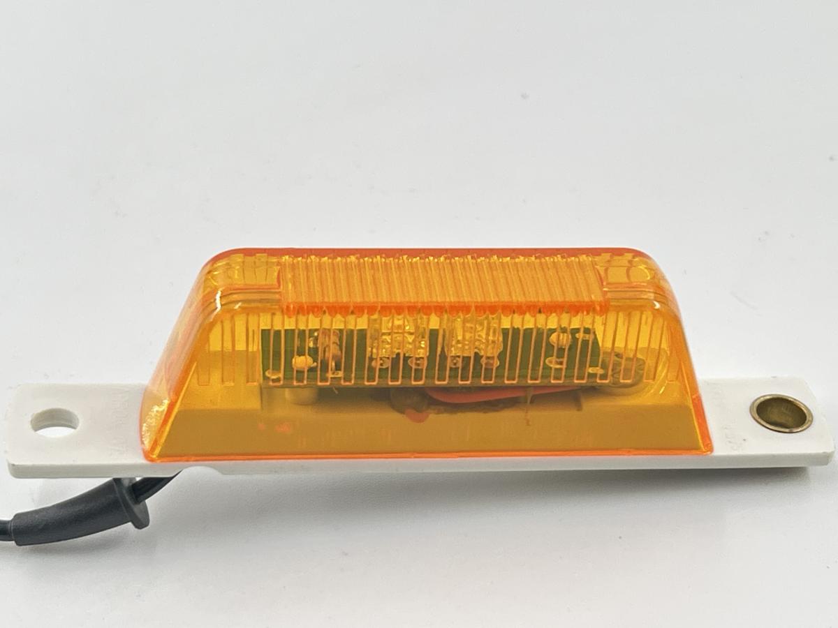 LED yellow arrow light b52 551-0101 LED