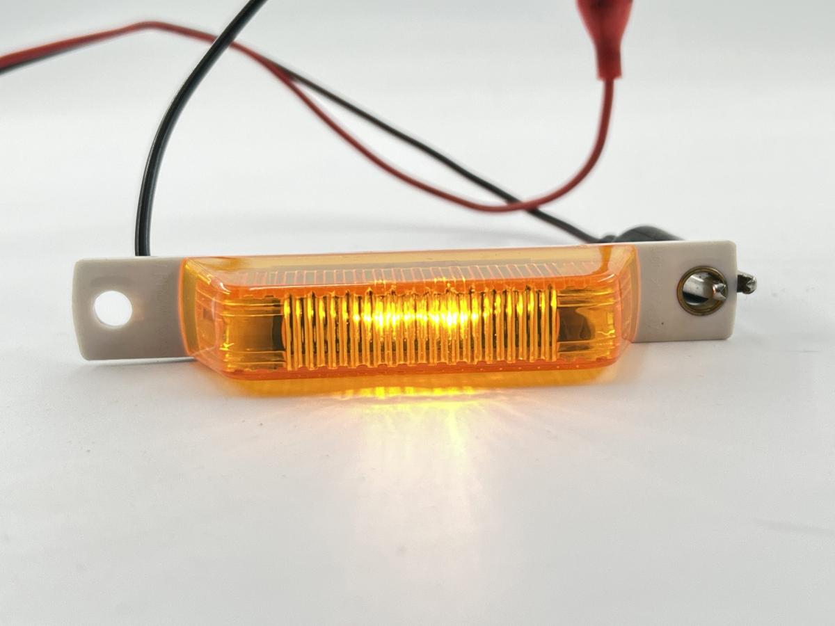 LED yellow arrow light b52 551-0101 LED