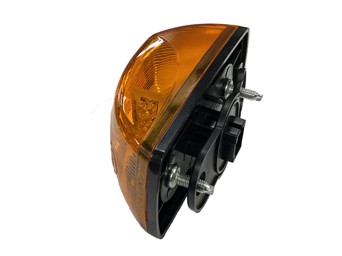 Cab Marker Lamp LED Amber Freightliner 564.46352 A0640578000 A06-40578-000