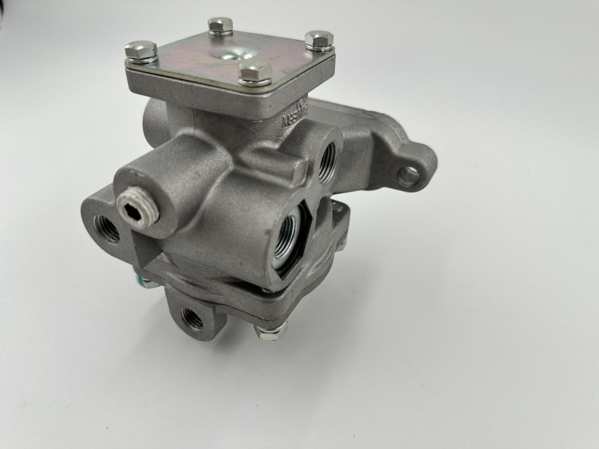 R-7 Modulating Air Brake Relay Valve (Replaces Bendix 103081) H-30260