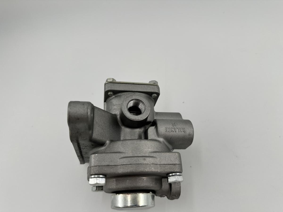 R-7 Modulating Air Brake Relay Valve (Replaces Bendix 103081) H-30260