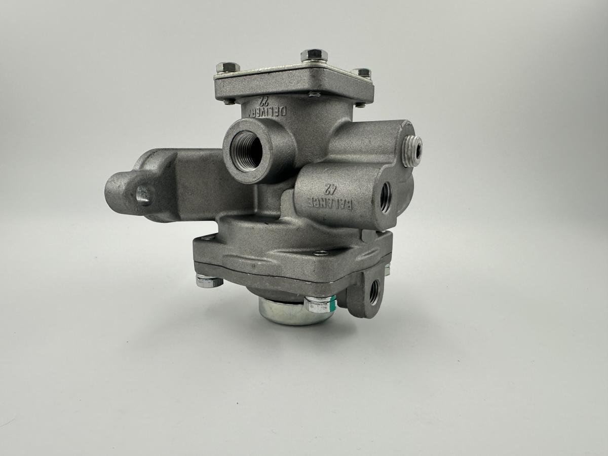 R-7 Modulating Air Brake Relay Valve (Replaces Bendix 103081) H-30260