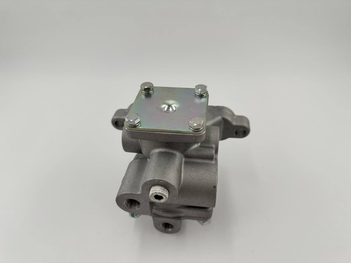 R-7 Modulating Air Brake Relay Valve (Replaces Bendix 103081) H-30260
