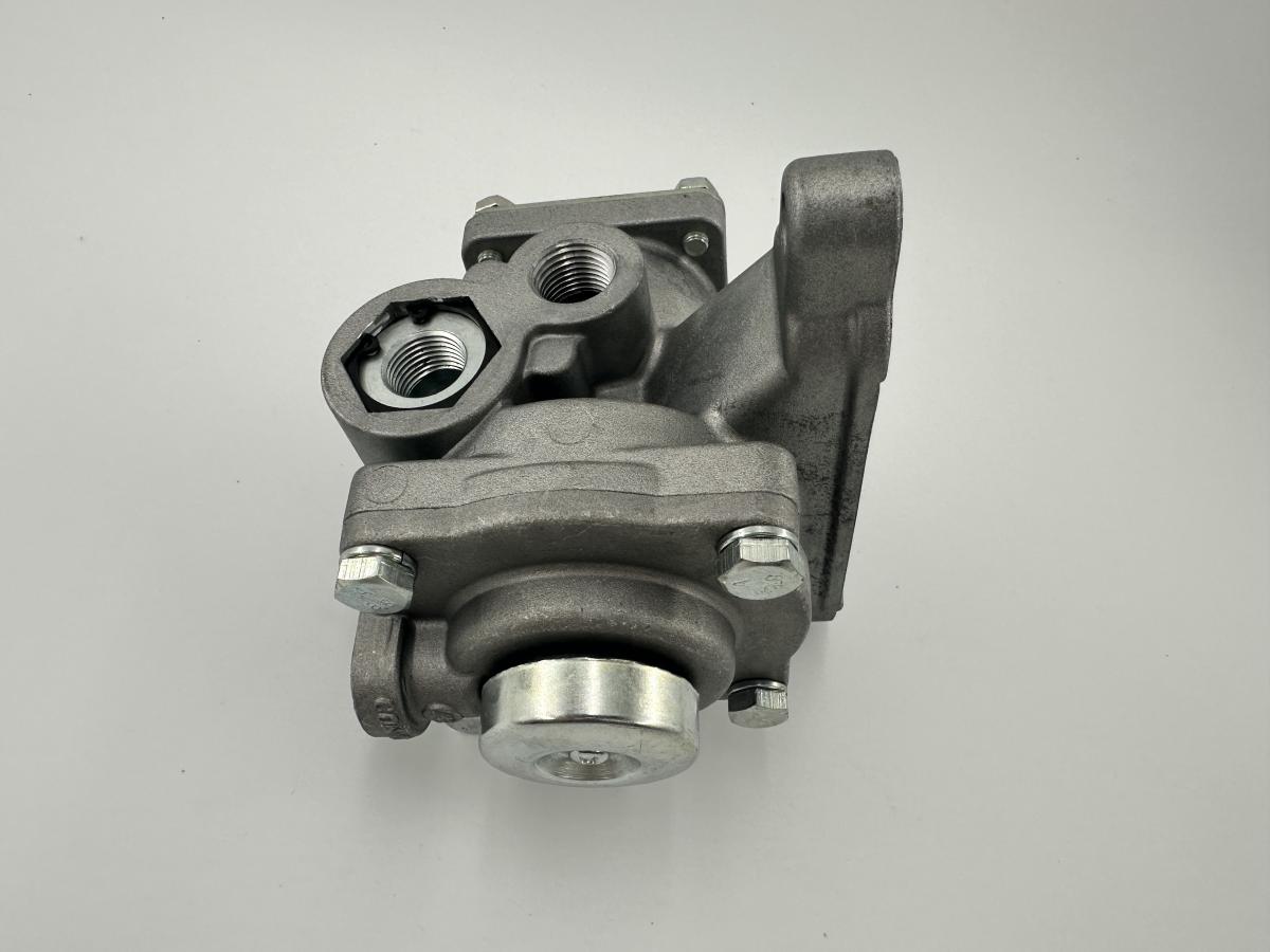 R-7 Modulating Air Brake Relay Valve (Replaces Bendix 103081) H-30260