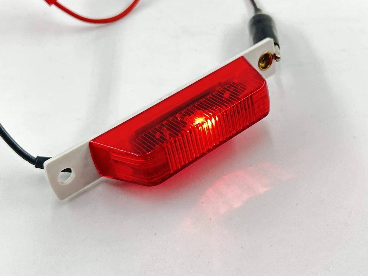 LED arrow b52 551-0601 red marker lights LED