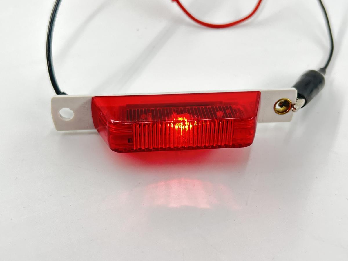 LED arrow b52 551-0601 red marker lights LED