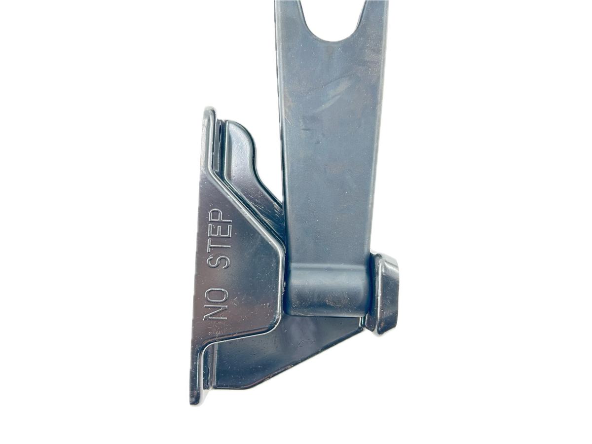 Hood Latch RH Freightliner