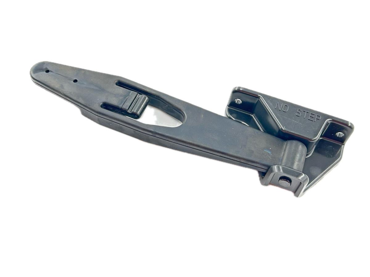 Hood Latch LH Freightliner