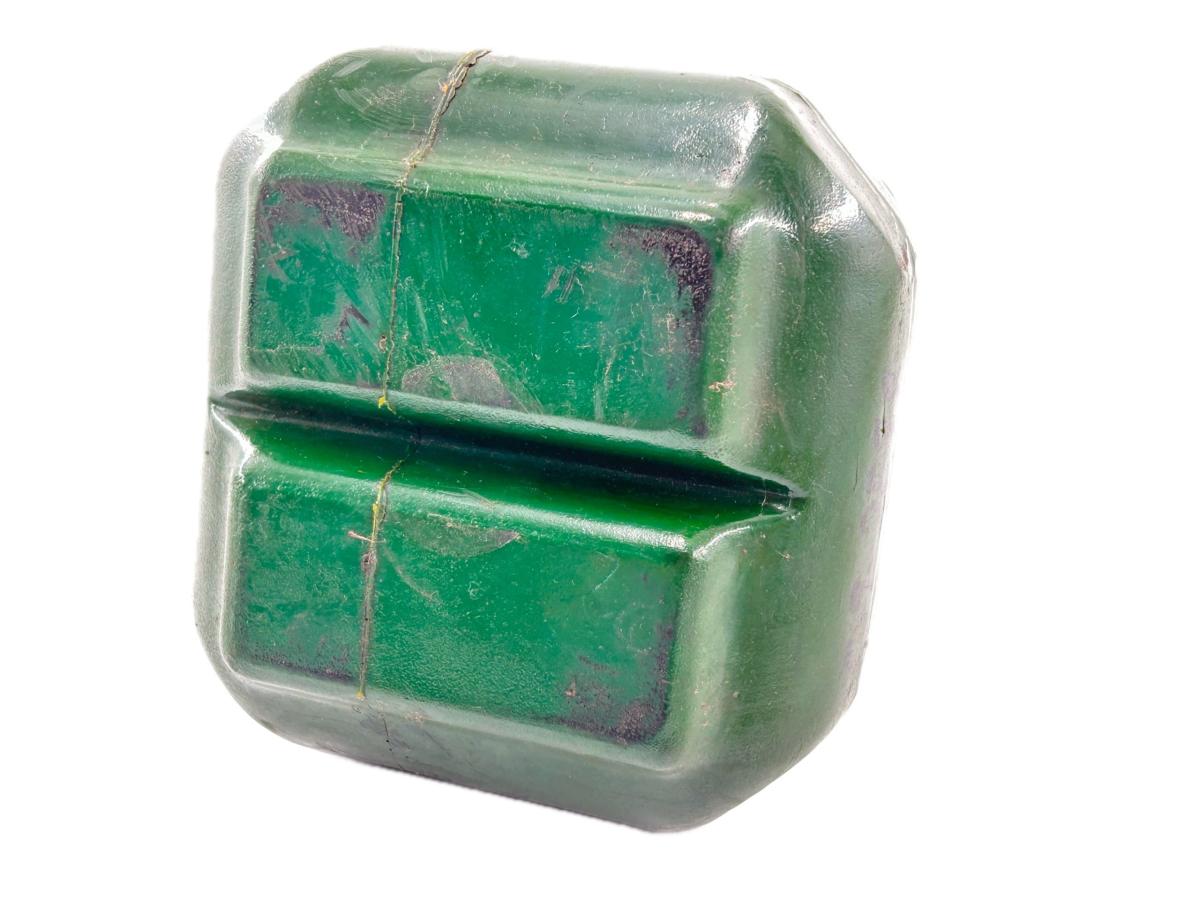 325-127 - Insulator Poly Mack