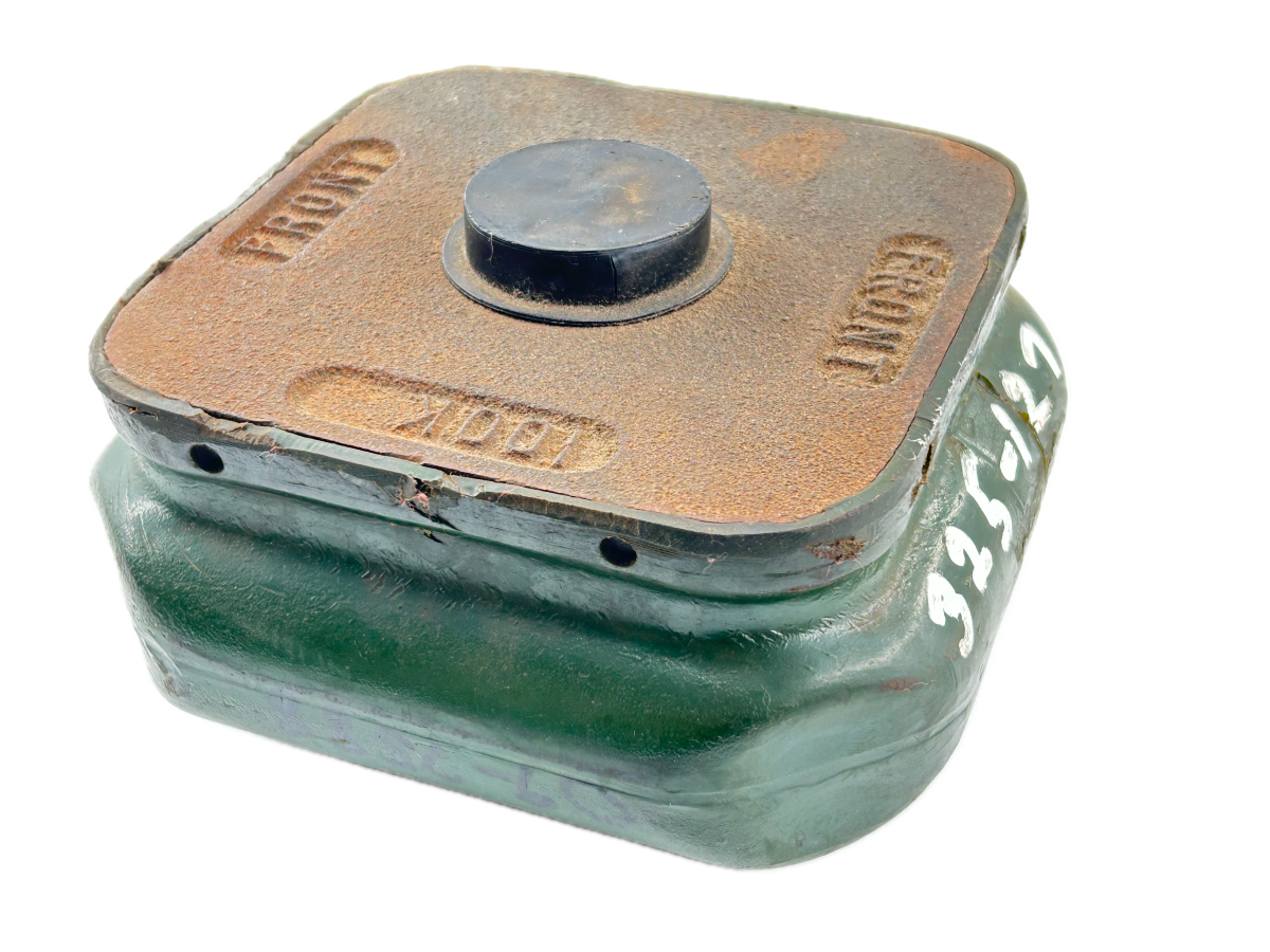 325-127 - Insulator Poly Mack