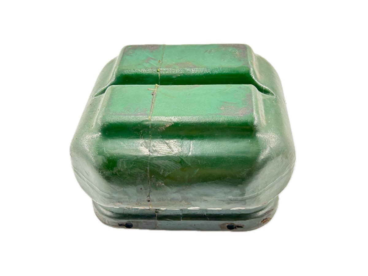 325-127 - Insulator Poly Mack