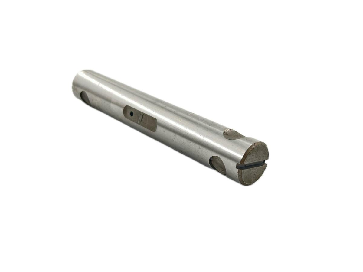 327-381 Shackle Pin Volvo