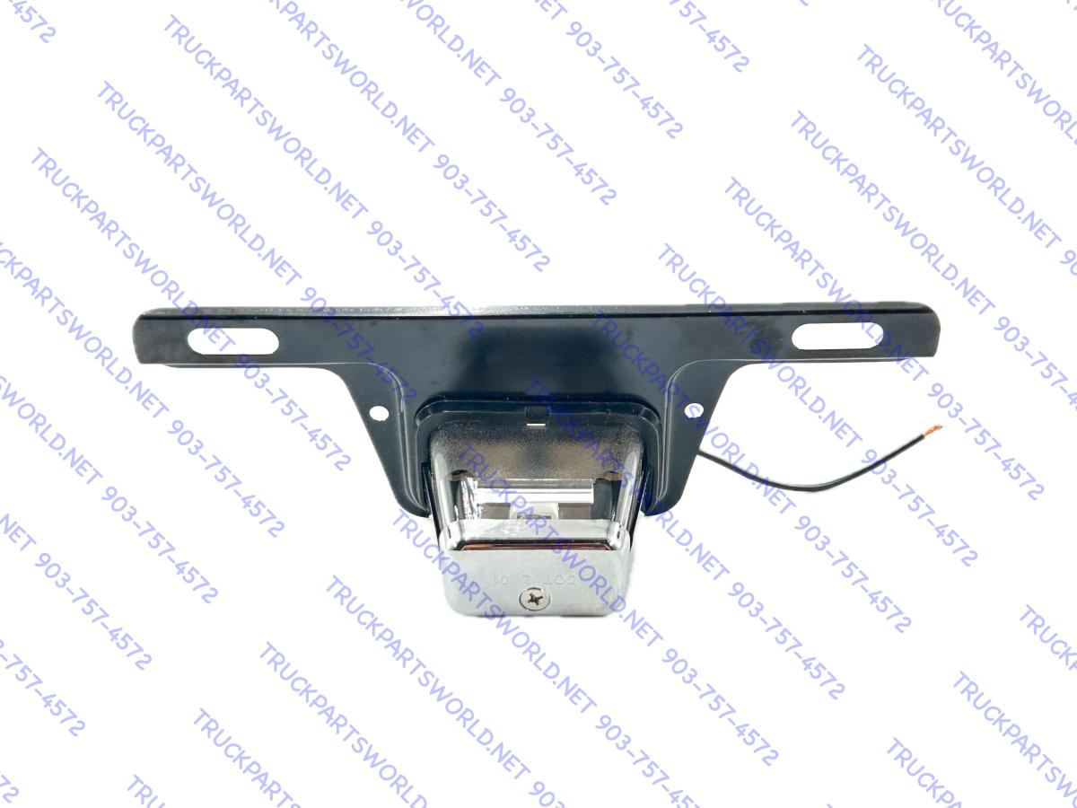 Automann 571.LG162LB License Plate Bracket Light Peterbilt 379 Volvo VNL LP52CB